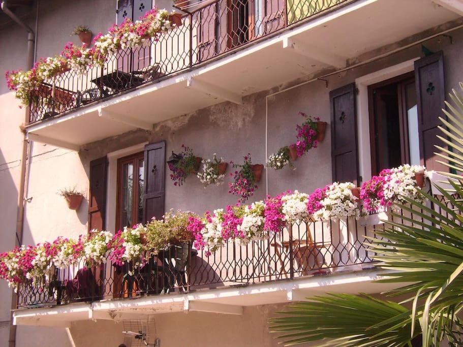 Charming Glicine And Azalea House Art And Colour With Lakeview Cadenabbia Exterior foto